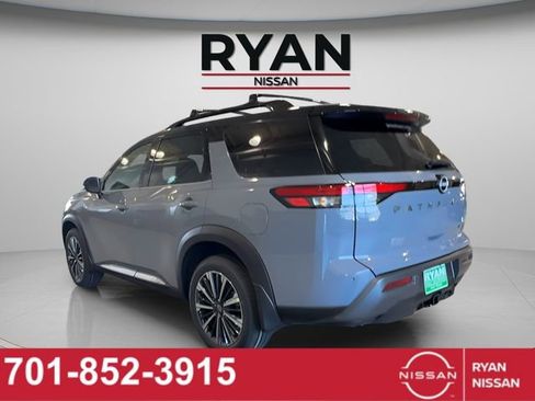New 2026 Nissan Pathfinder Platinum image 3