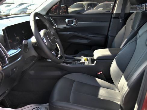 Used 2025 Kia Sorento S w/ Panoramic Sunroof Package FWD image 18