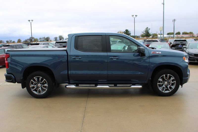 Used 2024 Chevrolet Silverado 1500 RST AWD/4WD image 4