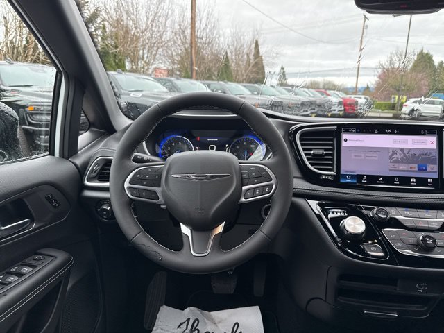 New 2026 Chrysler Pacifica Select FWD image 13