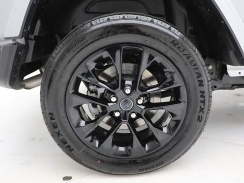 Used 2024 Jeep Wrangler Unlimited Sahara AWD/4WD image 10