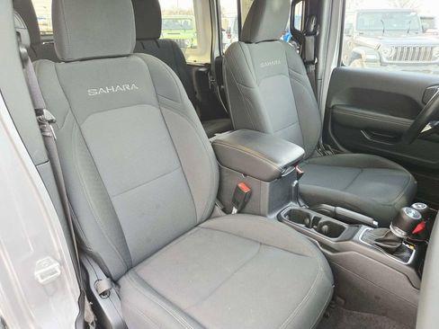 Used 2021 Jeep Wrangler Unlimited Sahara w/ Cold Weather Group image 16