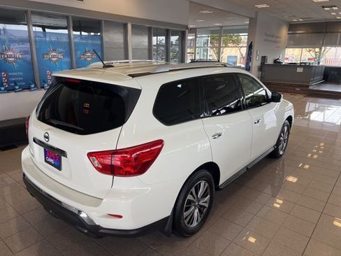 Used 2018 Nissan Pathfinder S FWD image 4