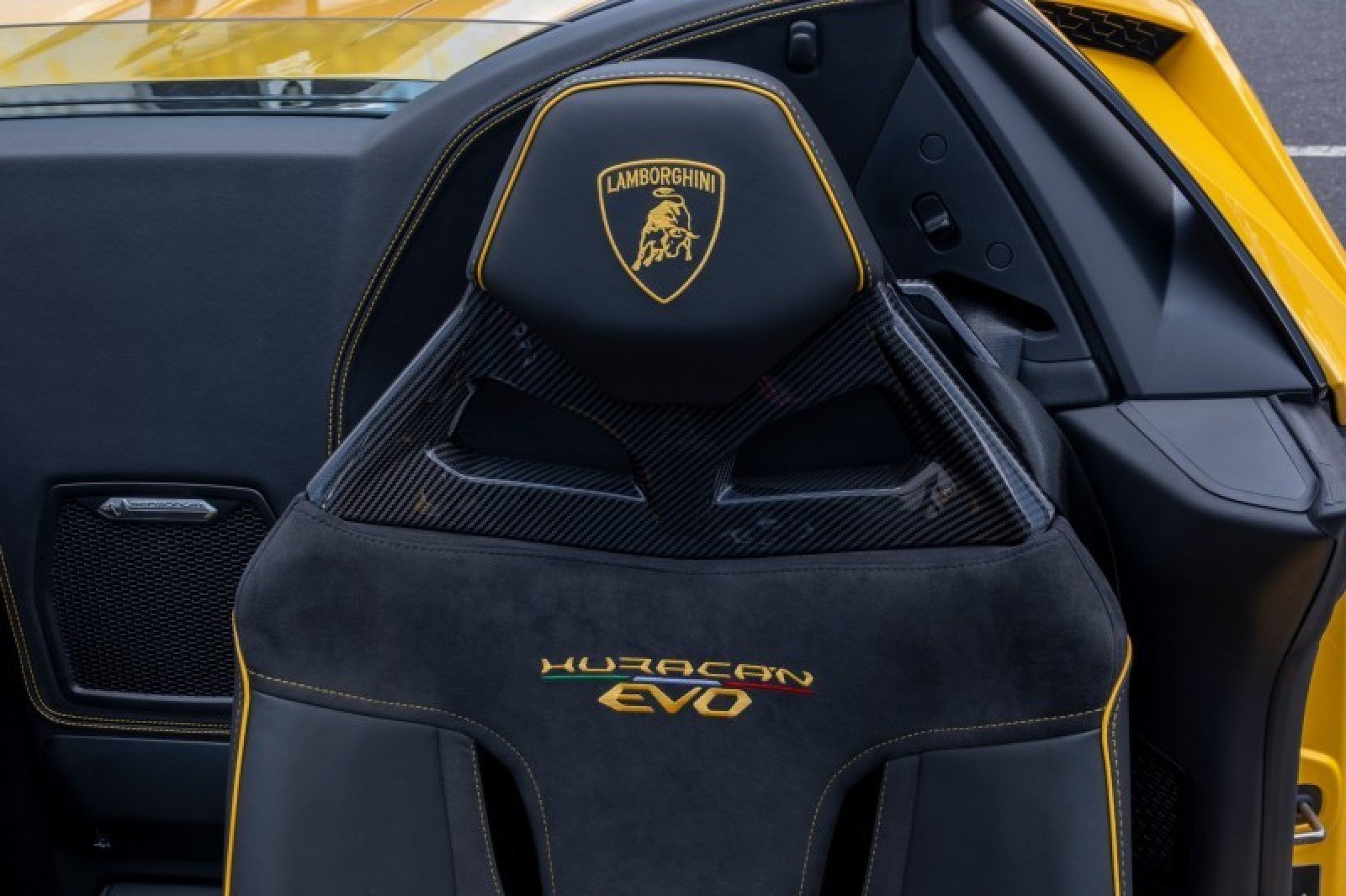 Used 2024 Lamborghini Huracan EVO AWD/4WD image 17