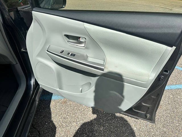 Used 2012 Toyota Prius V Two FWD image 18