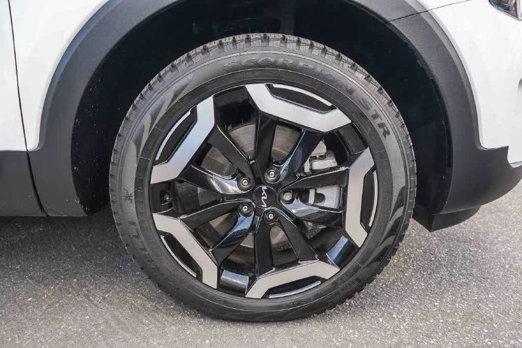 Certified 2024 Kia Telluride S w/ S Sunroof Package FWD image 11