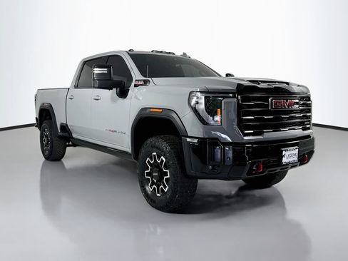 Used 2025 GMC Sierra 2500 AT4X AWD/4WD image 4