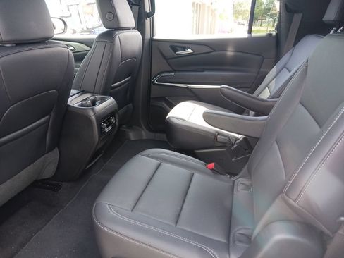Used 2026 Chevrolet Traverse LT FWD image 13