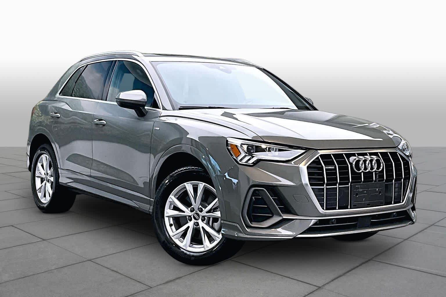 Used 2023 Audi Q3 2.0T Premium w/ Convenience Package AWD/4WD image 2