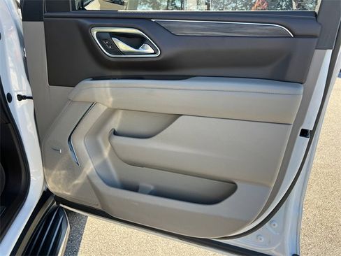 Used 2021 GMC Yukon XL SLT image 14