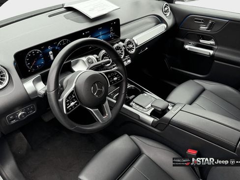 Used 2022 Mercedes-Benz GLB 250 4MATIC w/ Premium Package Lite image 11