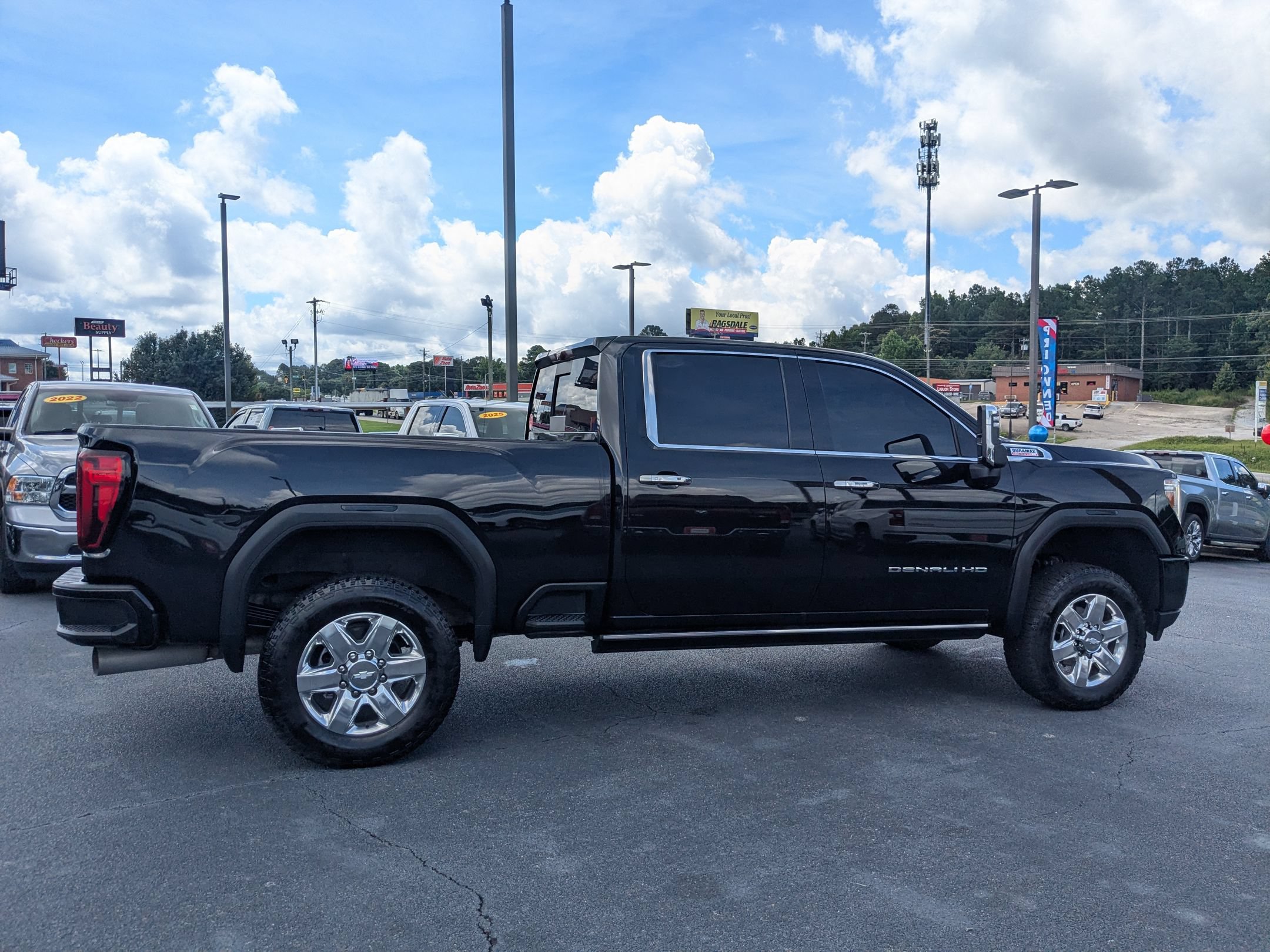 Used 2021 GMC Sierra 2500 Denali w/ Denali Black Diamond Edition AWD/4WD image 4