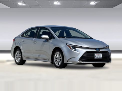 Used 2024 Toyota Corolla LE w/ LE Convenience Package FWD image 7