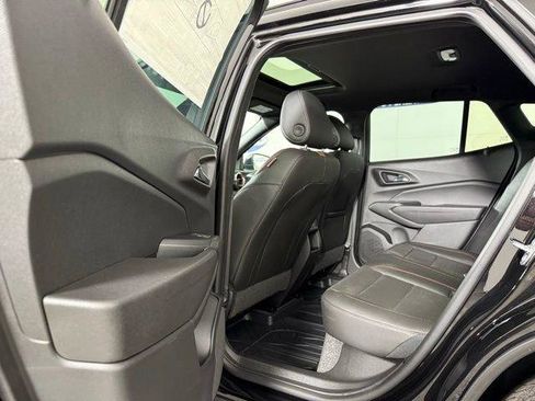 New 2025 Chevrolet Trax RS w/ Sunroof Package image 13