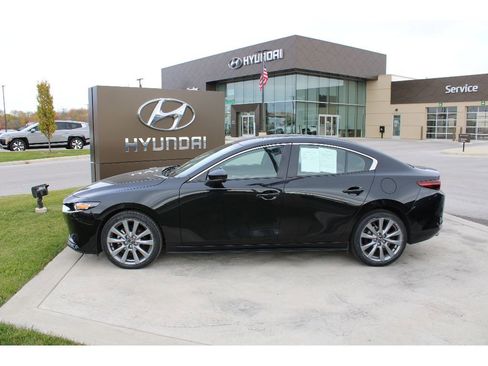 Used 2024 MAZDA MAZDA3 s image 2