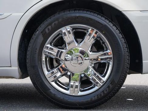 Used 2007 Cadillac DTS Luxury I w/ Trunk Convenience Package FWD image 18