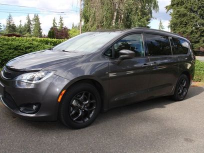 Used 2020 Chrysler Pacifica Touring w/ S Appearance Package