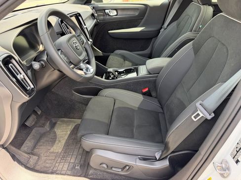 Certified 2023 Volvo C40 P8 Recharge Ultimate w/ Protection Package Premier image 3