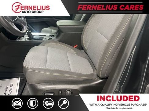 Used 2021 Chevrolet Traverse LT FWD image 40