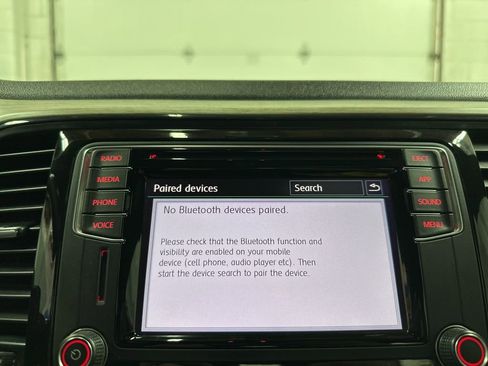 Used 2018 Volkswagen Beetle 2.0T Coast w/ Coast Lighting Package FWD image 29