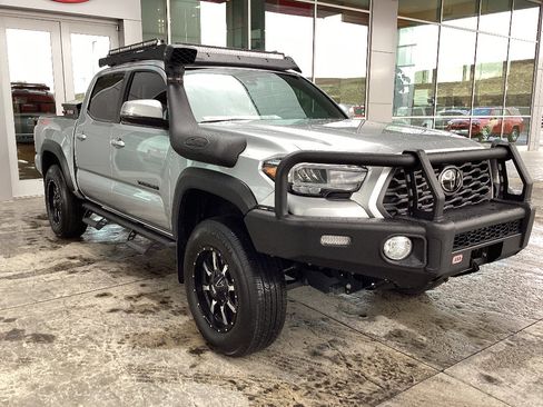 Certified 2023 Toyota Tacoma TRD Off-Road w/ Black Out Package (TMS) image 2