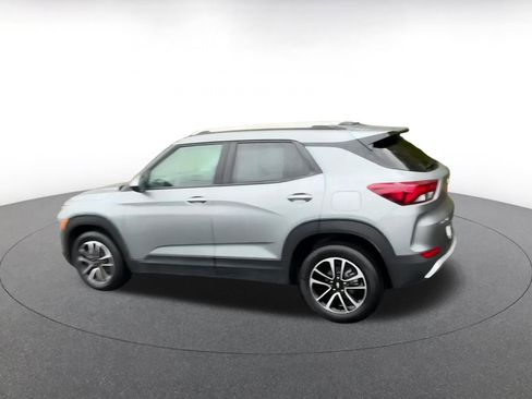 Used 2025 Chevrolet TrailBlazer LT image 10