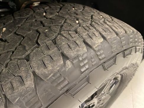 Used 2025 GMC Sierra 2500 AT4 w/ AT4 Premium Plus Package AWD/4WD image 31