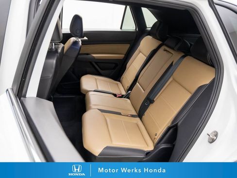 Used 2021 Volkswagen Atlas Cross Sport SE image 15