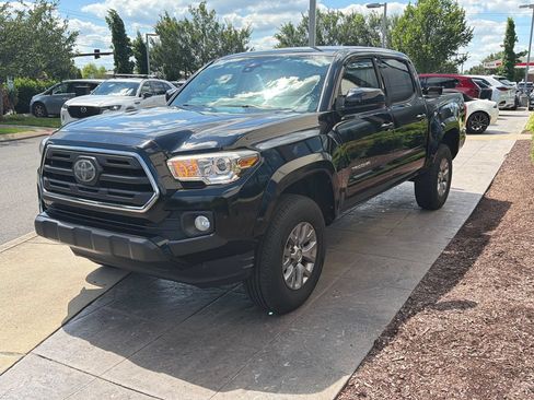 Used 2019 Toyota Tacoma SR5 RWD image 9