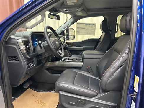 Used 2022 Ford F350 Lariat w/ Lariat Ultimate Package AWD/4WD image 7