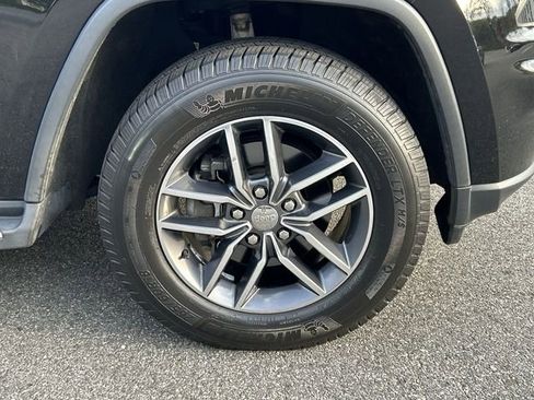 Used 2018 Jeep Grand Cherokee Limited AWD/4WD image 13