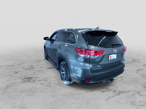 Certified 2019 Toyota Highlander Plus image 8