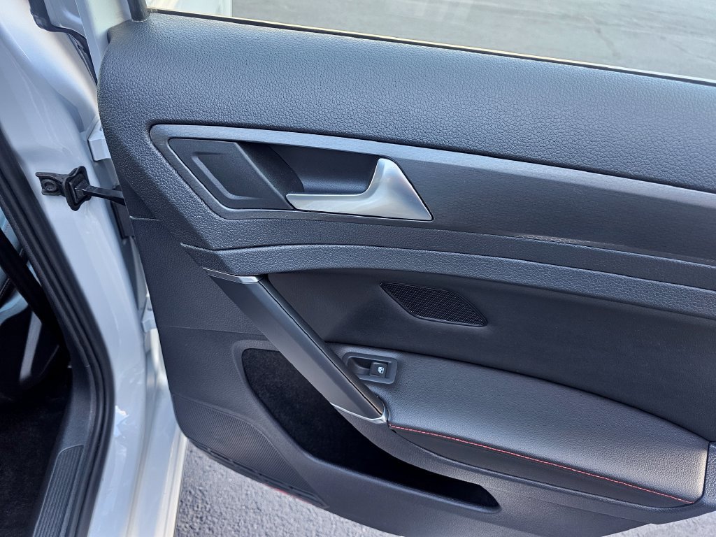 Used 2018 Volkswagen GTI 4-Door FWD image 11