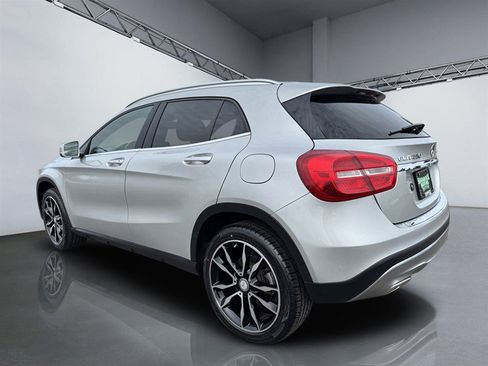 Used 2017 Mercedes-Benz GLA 250 4MATIC image 5