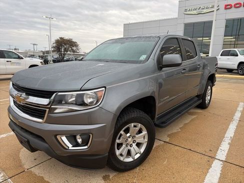 Used 2019 Chevrolet Colorado LT w/ LT Convenience Package image 3
