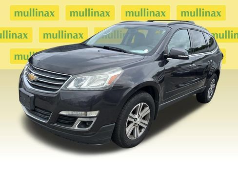 Used 2017 Chevrolet Traverse LT image 4