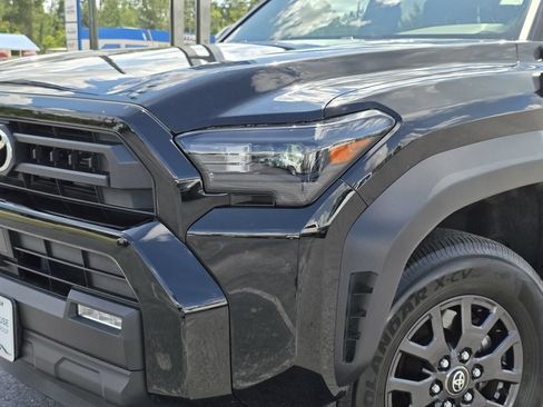 Used 2025 Toyota 4Runner SR5 AWD/4WD image 11
