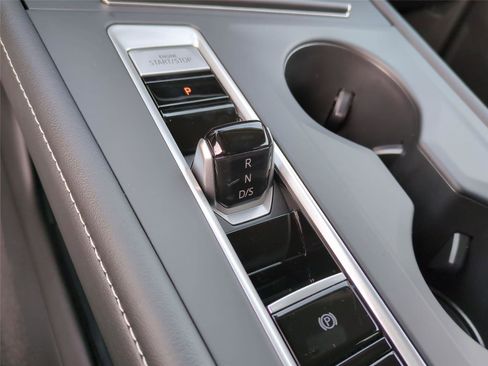 New 2026 Volkswagen Atlas SE image 12