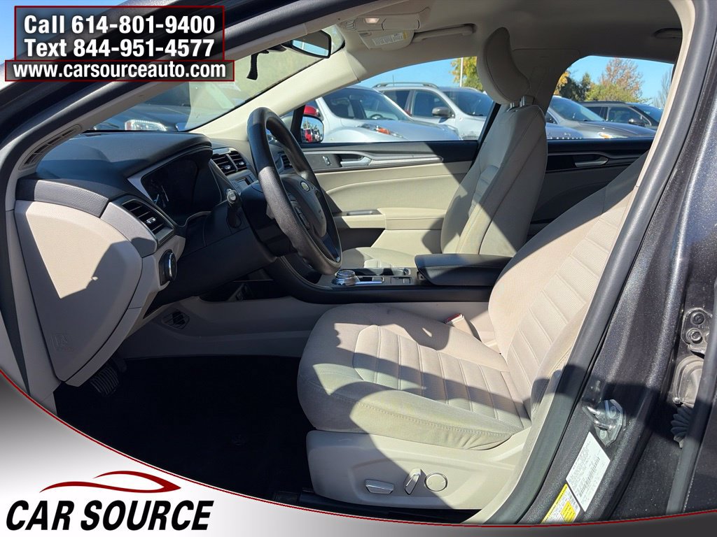 Used 2018 Ford Fusion SE FWD image 14