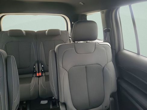 New 2025 Jeep Grand Cherokee L Laredo image 14