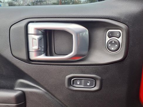 Used 2021 Jeep Gladiator Sport image 8