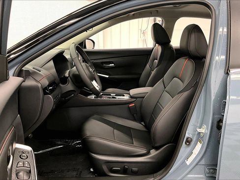 New 2025 Nissan Sentra SR w/ SR Premium Package FWD image 19