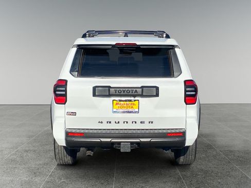 Used 2025 Toyota 4Runner SR5 AWD/4WD image 4