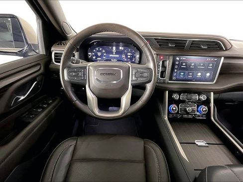 Used 2022 GMC Yukon Denali w/ Denali Premium Package RWD image 7