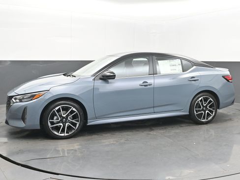 New 2025 Nissan Sentra SR image 4