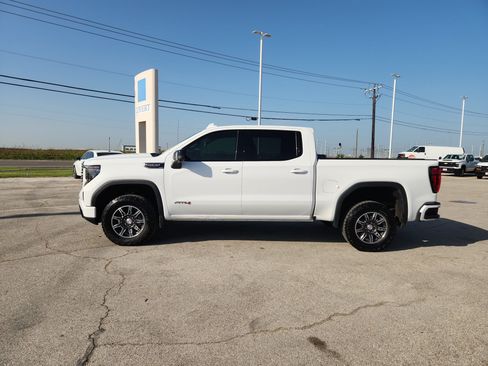Used 2025 GMC Sierra 1500 AT4 AWD/4WD image 4