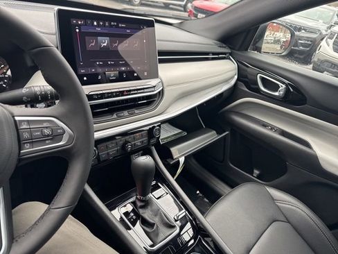 New 2026 Jeep Compass Limited image 24