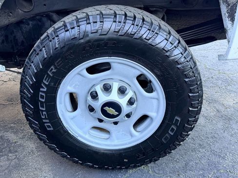 Used 2014 Chevrolet Silverado 2500 W/T image 33