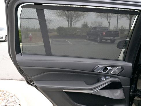 Used 2025 BMW ALPINA XB7 ALPINA XB7 image 40