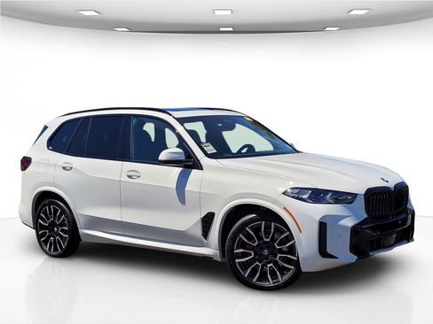 Used 2025 BMW X5 xDrive40i w/ M Sport Package AWD/4WD image 2